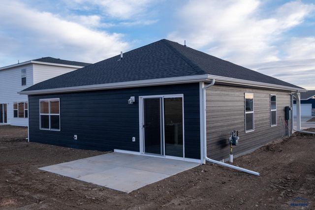 452 HENRY POTTER RD, Box Elder, SD 57719