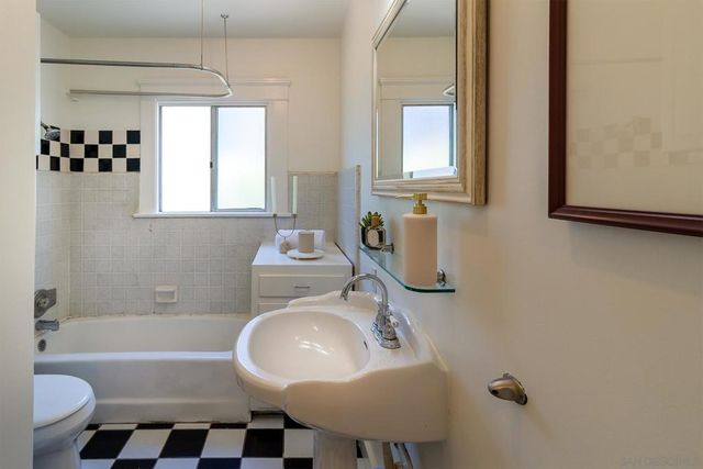 4561 Louisiana, San Diego, CA 92116
