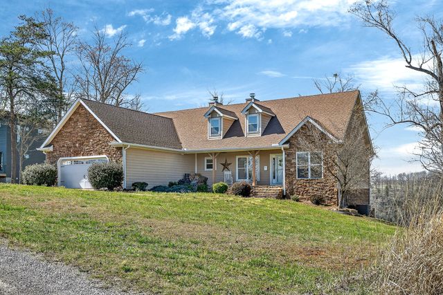 1175 W Hutchins Bend Rd, Sparta, TN 38583