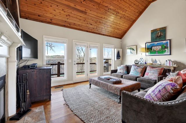 1175 W Hutchins Bend Rd, Sparta, TN 38583