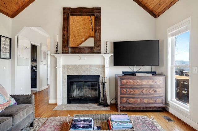 1175 W Hutchins Bend Rd, Sparta, TN 38583