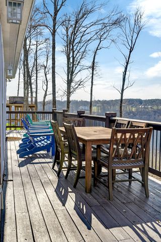 1175 W Hutchins Bend Rd, Sparta, TN 38583