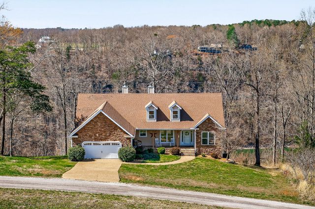 1175 W Hutchins Bend Rd, Sparta, TN 38583