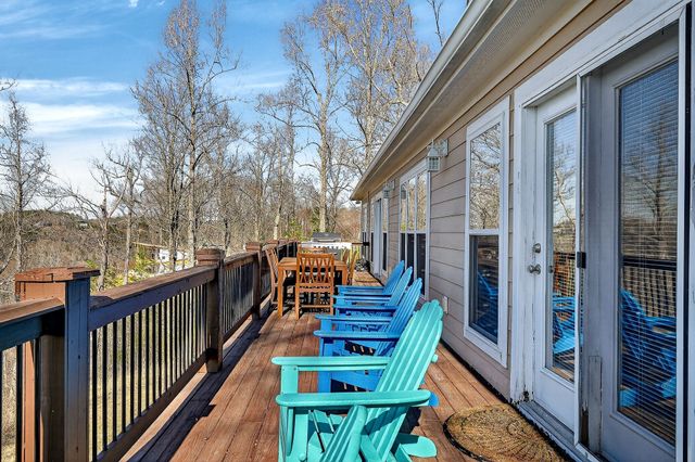 1175 W Hutchins Bend Rd, Sparta, TN 38583