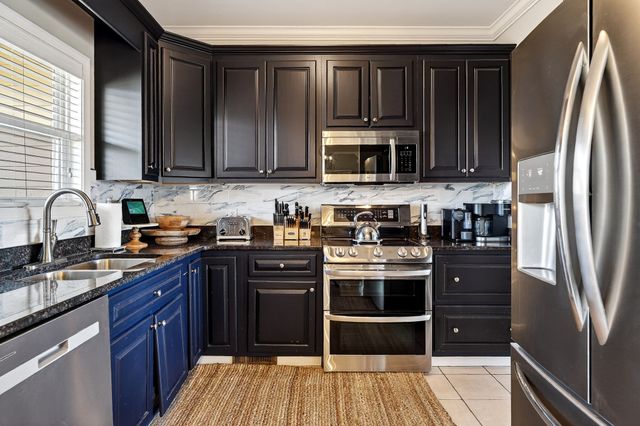 1175 W Hutchins Bend Rd, Sparta, TN 38583