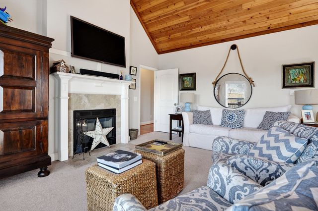 1175 W Hutchins Bend Rd, Sparta, TN 38583