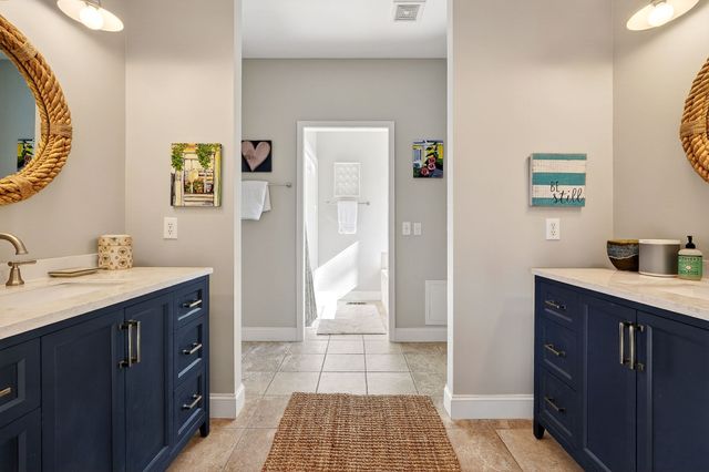 1175 W Hutchins Bend Rd, Sparta, TN 38583