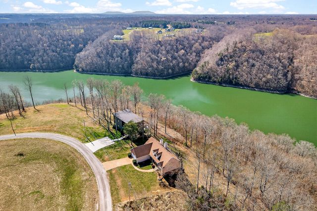 1175 W Hutchins Bend Rd, Sparta, TN 38583
