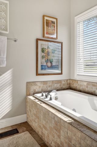 1175 W Hutchins Bend Rd, Sparta, TN 38583