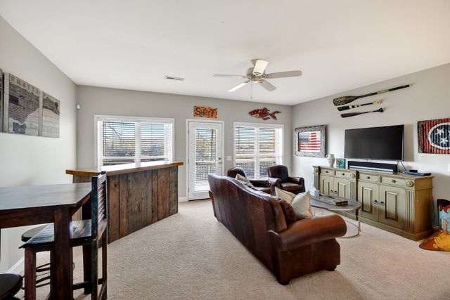 1175 W Hutchins Bend Rd, Sparta, TN 38583