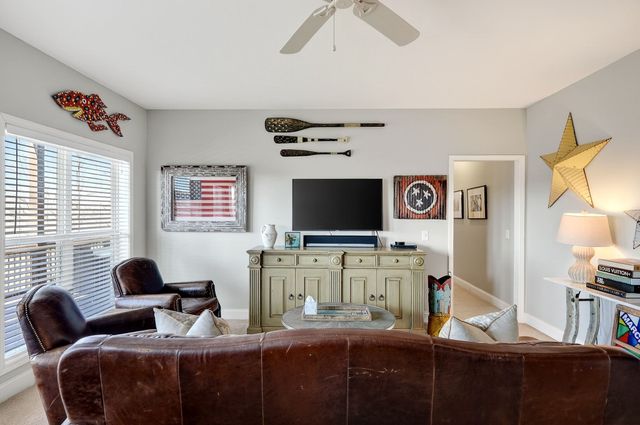 1175 W Hutchins Bend Rd, Sparta, TN 38583