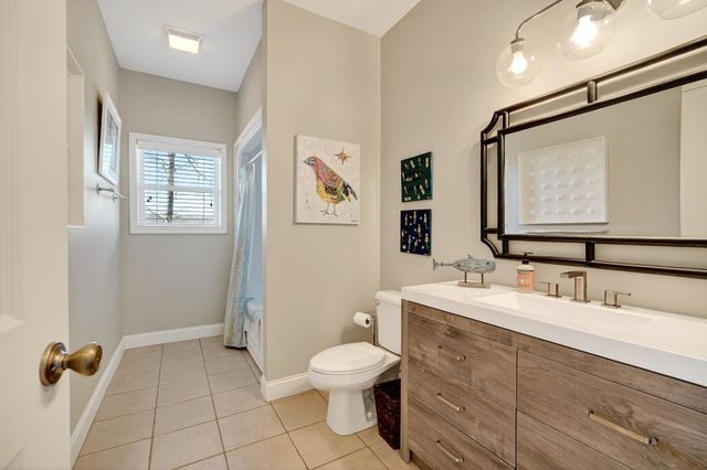 1175 W Hutchins Bend Rd, Sparta, TN 38583