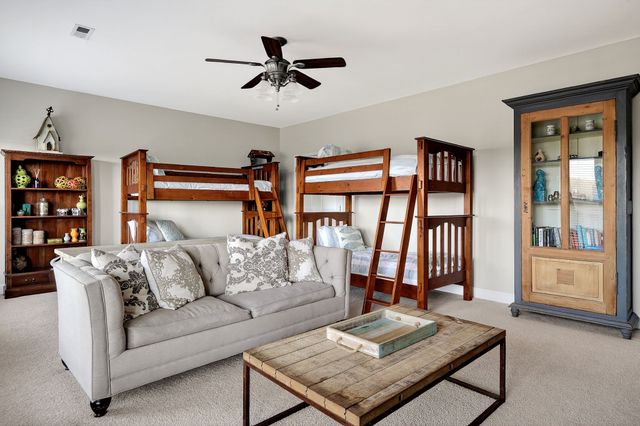 1175 W Hutchins Bend Rd, Sparta, TN 38583