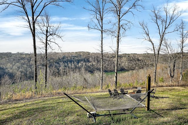 1175 W Hutchins Bend Rd, Sparta, TN 38583