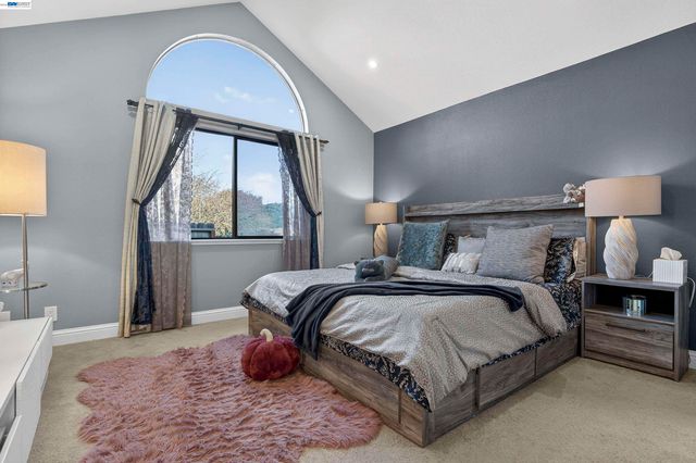 903 Appian Knoll Ct, El Sobrante, CA 94803