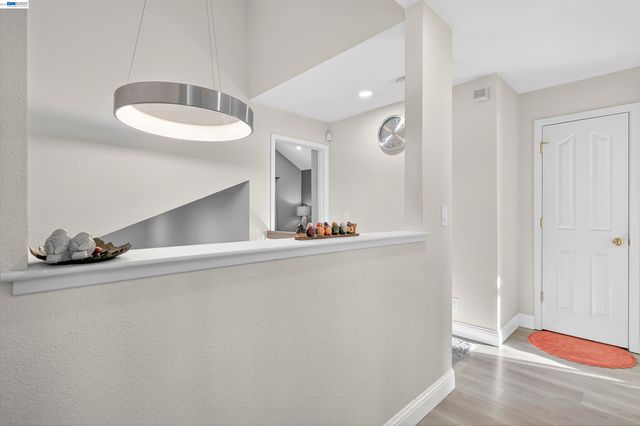 903 Appian Knoll Ct, El Sobrante, CA 94803