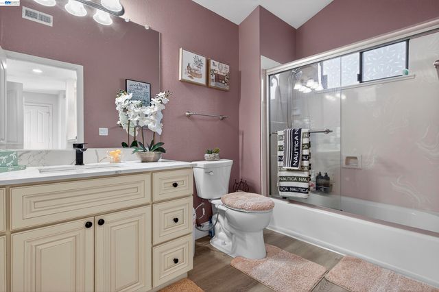 903 Appian Knoll Ct, El Sobrante, CA 94803