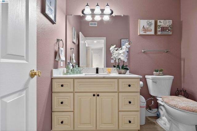 903 Appian Knoll Ct, El Sobrante, CA 94803