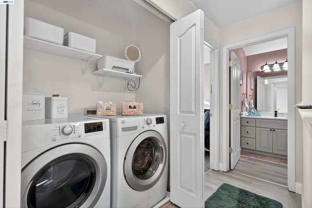 903 Appian Knoll Ct, El Sobrante, CA 94803