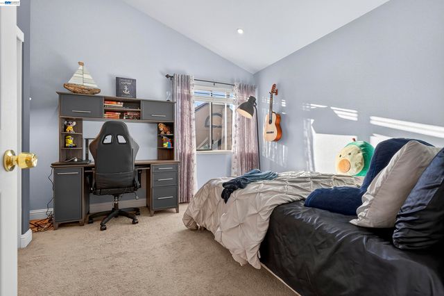 903 Appian Knoll Ct, El Sobrante, CA 94803