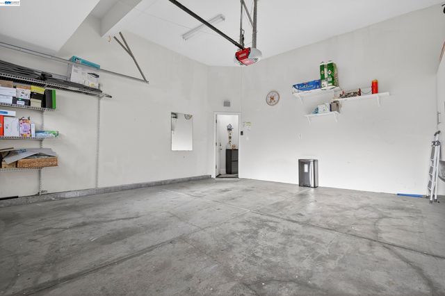 903 Appian Knoll Ct, El Sobrante, CA 94803