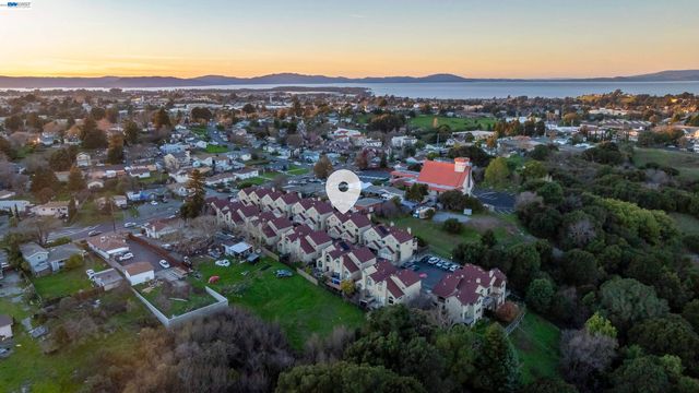 903 Appian Knoll Ct, El Sobrante, CA 94803