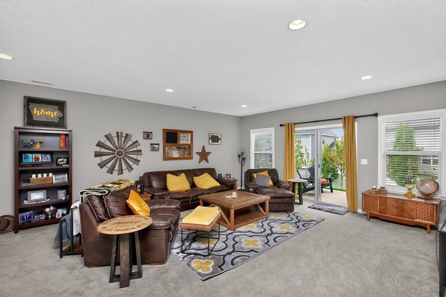 365 NE Fox Run Trail, Waukee, IA 50263