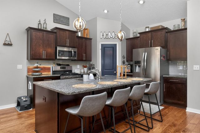 365 NE Fox Run Trail, Waukee, IA 50263