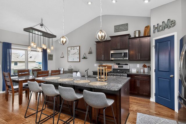 365 NE Fox Run Trail, Waukee, IA 50263