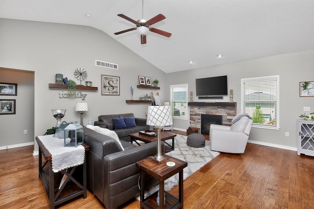 365 NE Fox Run Trail, Waukee, IA 50263