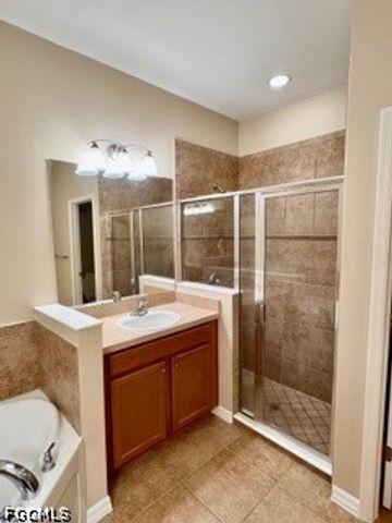 8674 Colony Trace DR, Fort Myers, FL 33908