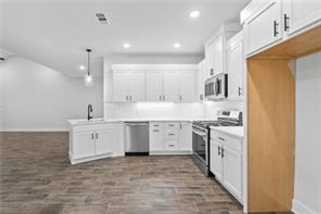 146 N Banner Avenue, Farmington, AR 72730