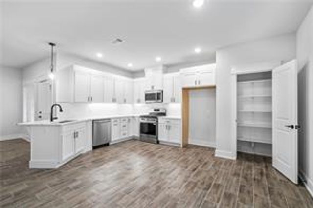 146 N Banner Avenue, Farmington, AR 72730