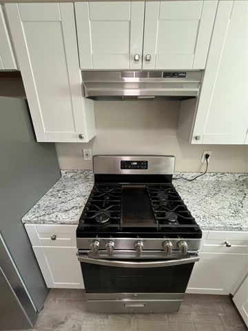 829 SW 5th Street, Grand Prairie, TX 75051