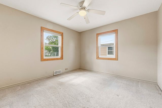 7922 N Waukegan Road, Niles, IL 60714