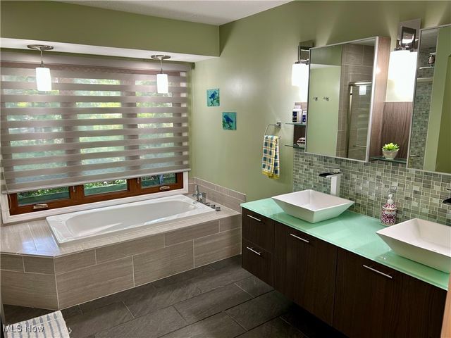 32651 Walker Road, Avon Lake, OH 44012