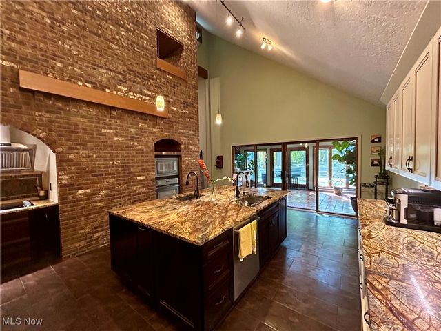 32651 Walker Road, Avon Lake, OH 44012