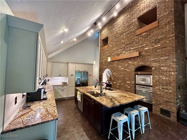 32651 Walker Road, Avon Lake, OH 44012