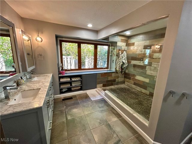 32651 Walker Road, Avon Lake, OH 44012