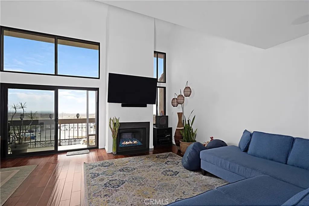 8180 Manitoba 350, Playa Del Rey, CA 90293