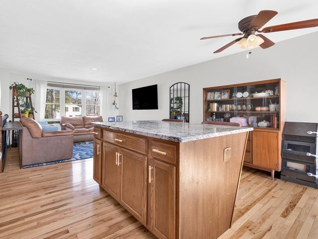 48 Indian Run Trl, Smithfield, RI 02917