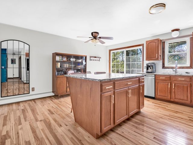 48 Indian Run Trl, Smithfield, RI 02917
