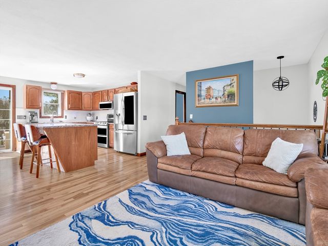 48 Indian Run Trl, Smithfield, RI 02917