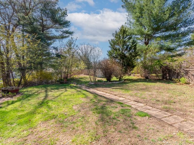 48 Indian Run Trl, Smithfield, RI 02917