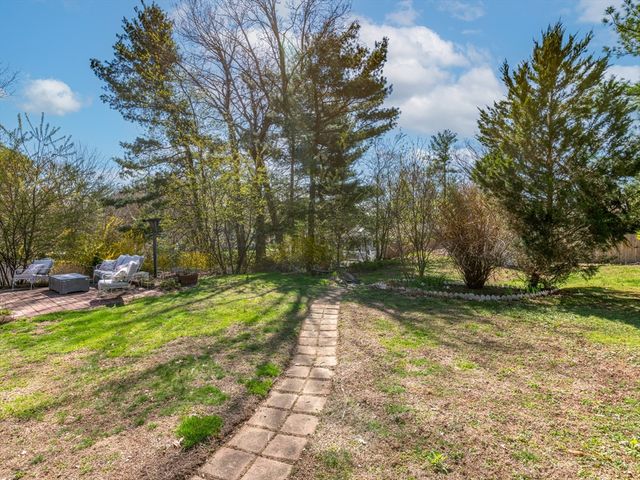 48 Indian Run Trl, Smithfield, RI 02917