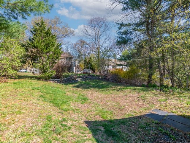 48 Indian Run Trl, Smithfield, RI 02917