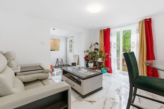 2 Shady Ln, Leicester, MA 01524