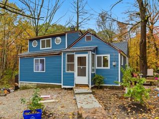 2 Shady Ln, Leicester, MA 01524
