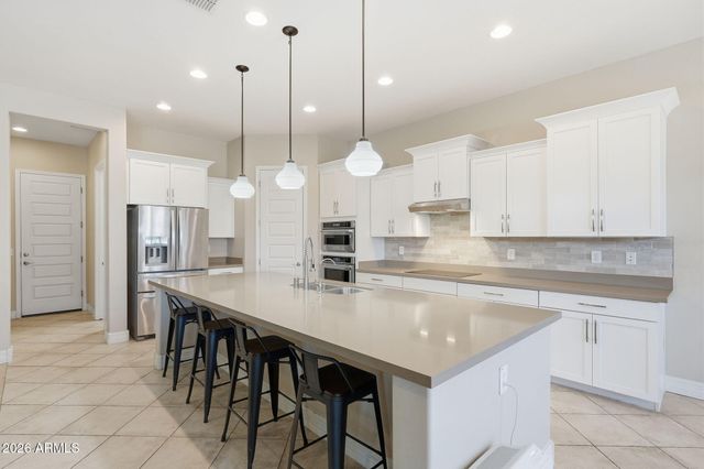 3930 E CHESTNUT Lane, Gilbert, AZ 85298