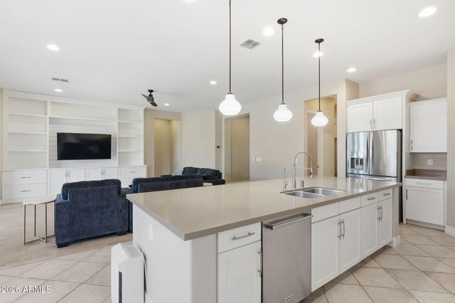 3930 E CHESTNUT Lane, Gilbert, AZ 85298